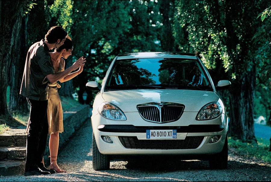  Lancia Ypsilon 2003 года  (фото 34 из 114)